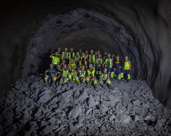 Durchschlag der Haupttunnelröhre West in der Baustelle H53 Pfons-Brenner