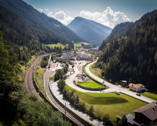 Die Tübbinge für die Baustelle „H53 Pfons-Brenner“ reisen per Bahn