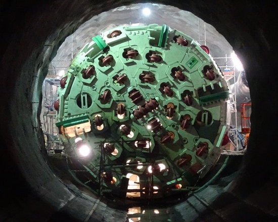 "SERENA”, 100-M MARKE geschafft - Tunnelbohrmaschine nimmt Fahrt auf