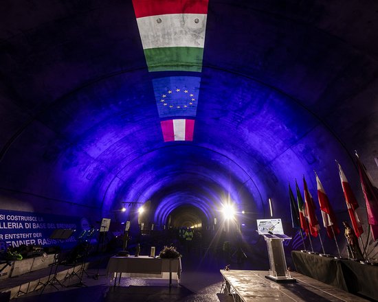 Abbattimento del diaframma nella Galleria di Base del Brennero