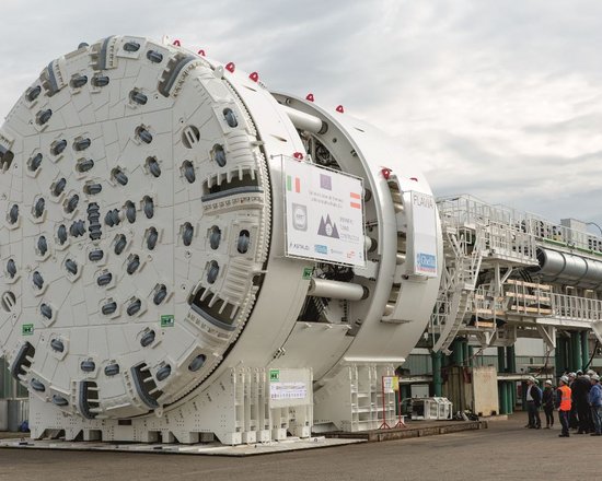 The tunnel boring machines for the main tubes are being delivered to Mules