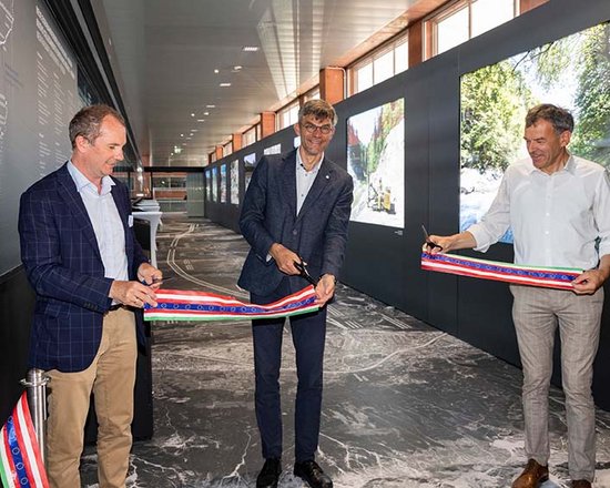 Inaugurazione della nuova esposizione alla stazione centrale di Innsbruck