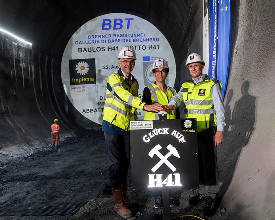 Erster TBM-Durchbruch einer Haupttunnelröhre in Österreich