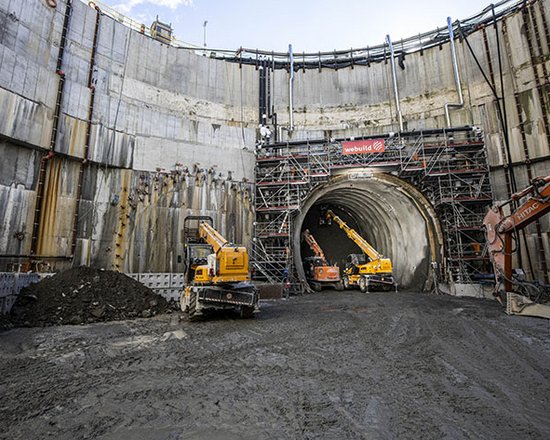 Isarco river underpass construction site: tunnelling under the river has begun