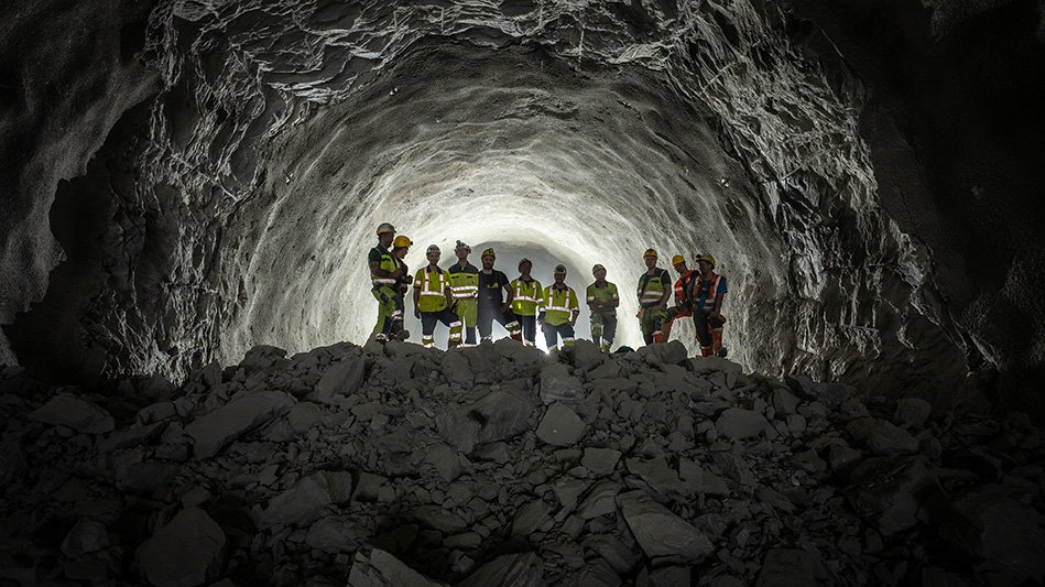 Durchschlag im Haupttunnel Ost