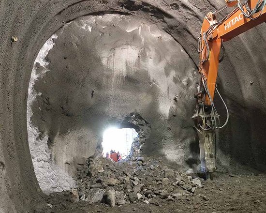 Isarco underpass construction site: first breakthrough under the Isarco river 