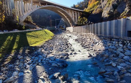 Baulos H21 Sillschlucht: Flussbett der Sill nach Beendigung der Flussbauarbeiten