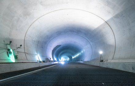 Construction lot Tulfes-Pfons: Reinforcing the rail-bed in the connecting tunnel