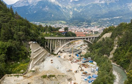 Lotto di costruzione Gola del Sill: Asporto pendio presso il monte “Bergisel”